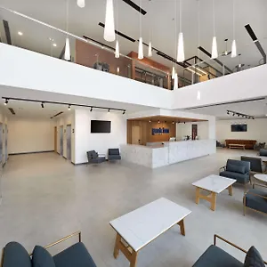 بارك إن باي راديسون ذاخر الشرقي فندق